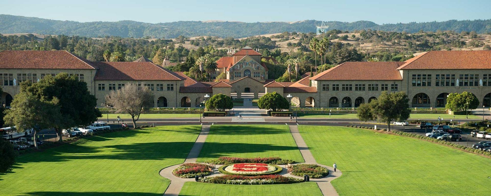 Alumni de Economía realizará doctorado en la Universidad de Stanford