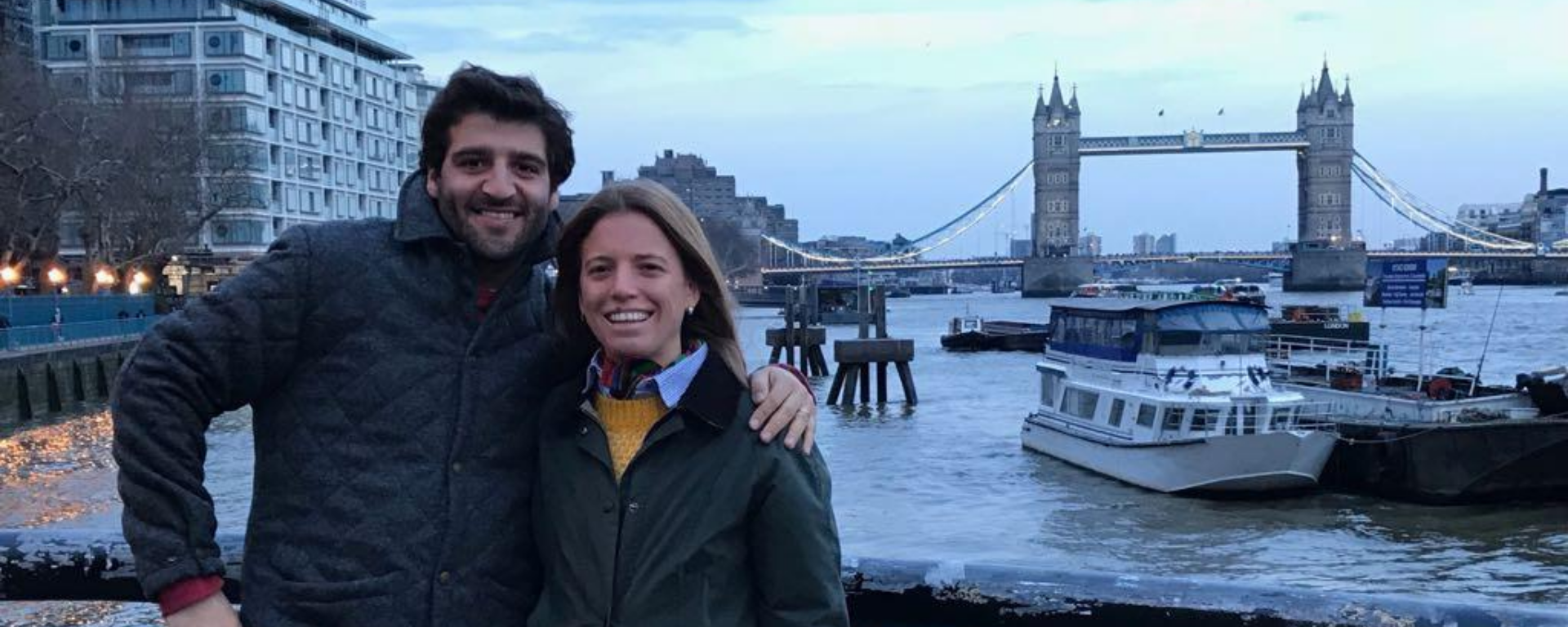 Emilia Sapelli y Gonzalo Irrazabal en Londres.