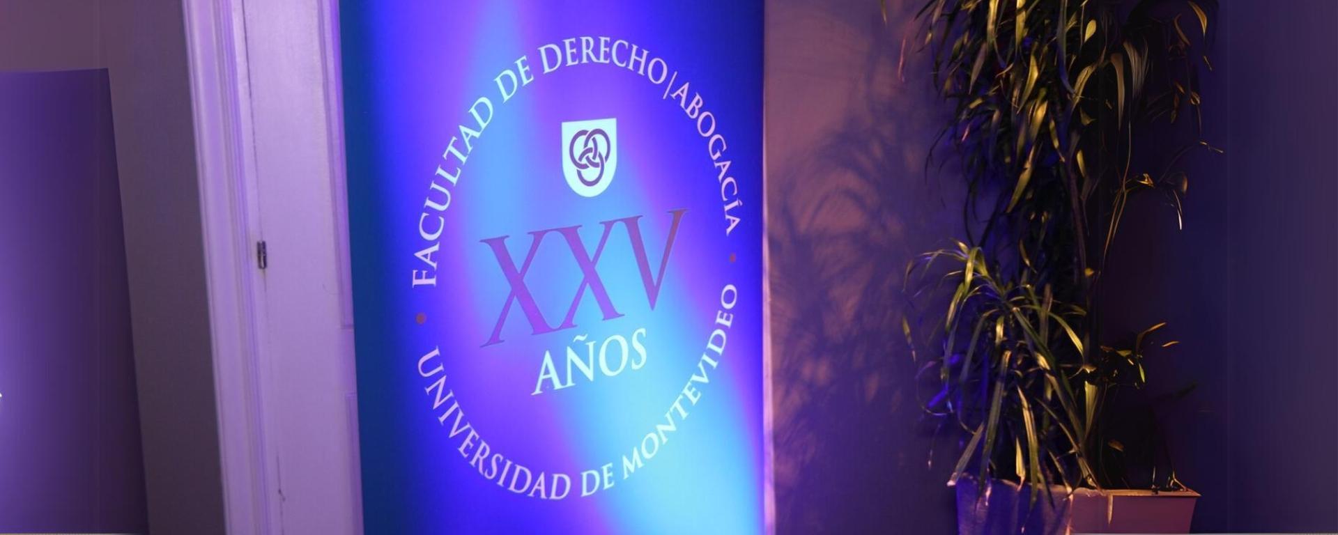 La Facultad de Derecho celebró los primeros XXV años de su carrera de Abogacía y homenajeó al Prof. Nicolás Etcheverry